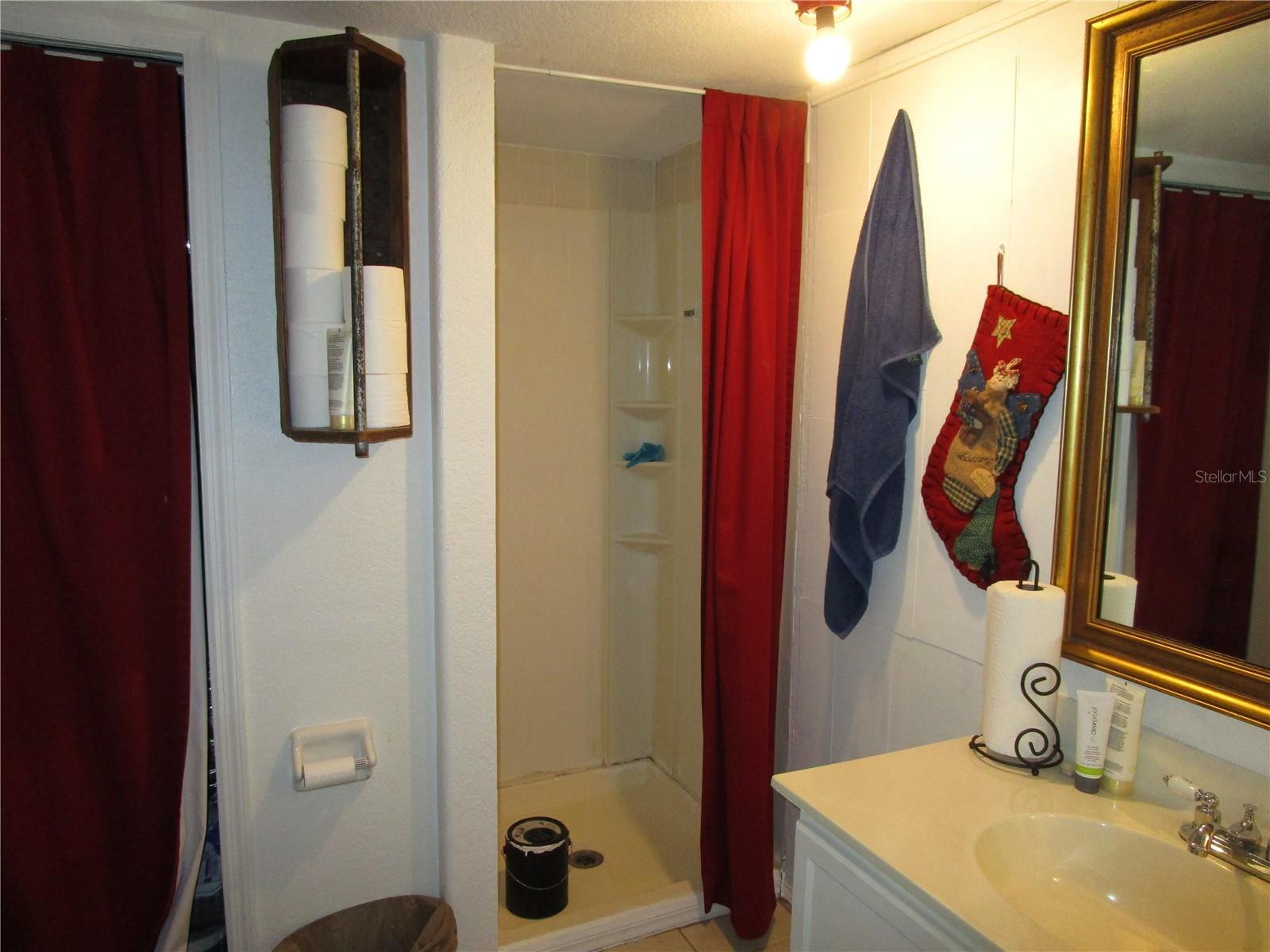 LEISURE HILLS - Residential