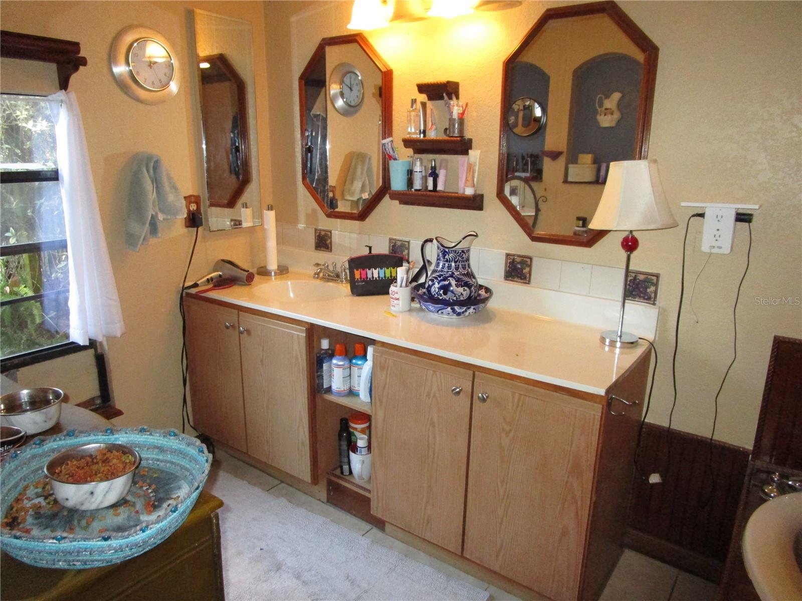 LEISURE HILLS - Residential