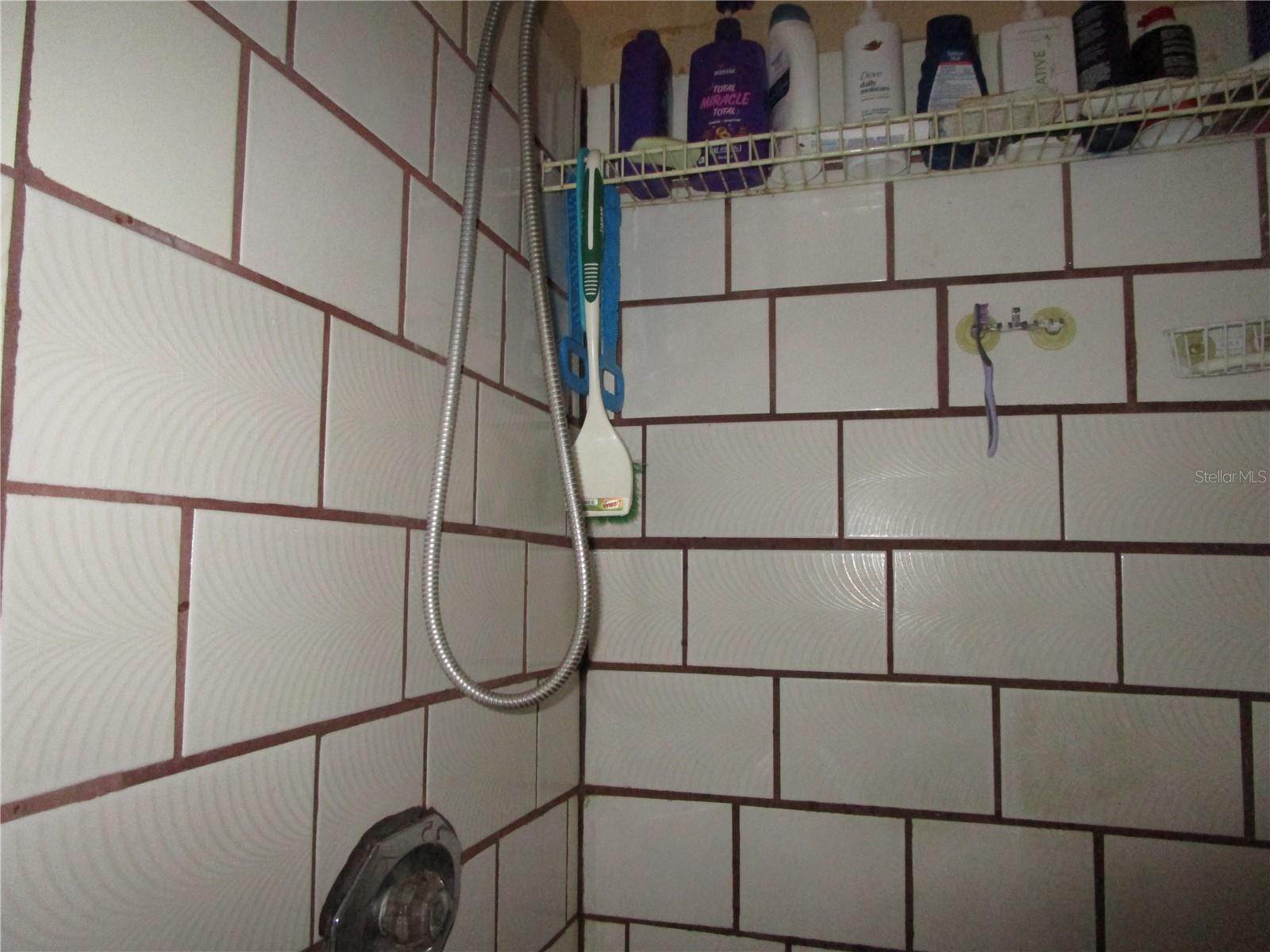 LEISURE HILLS - Residential