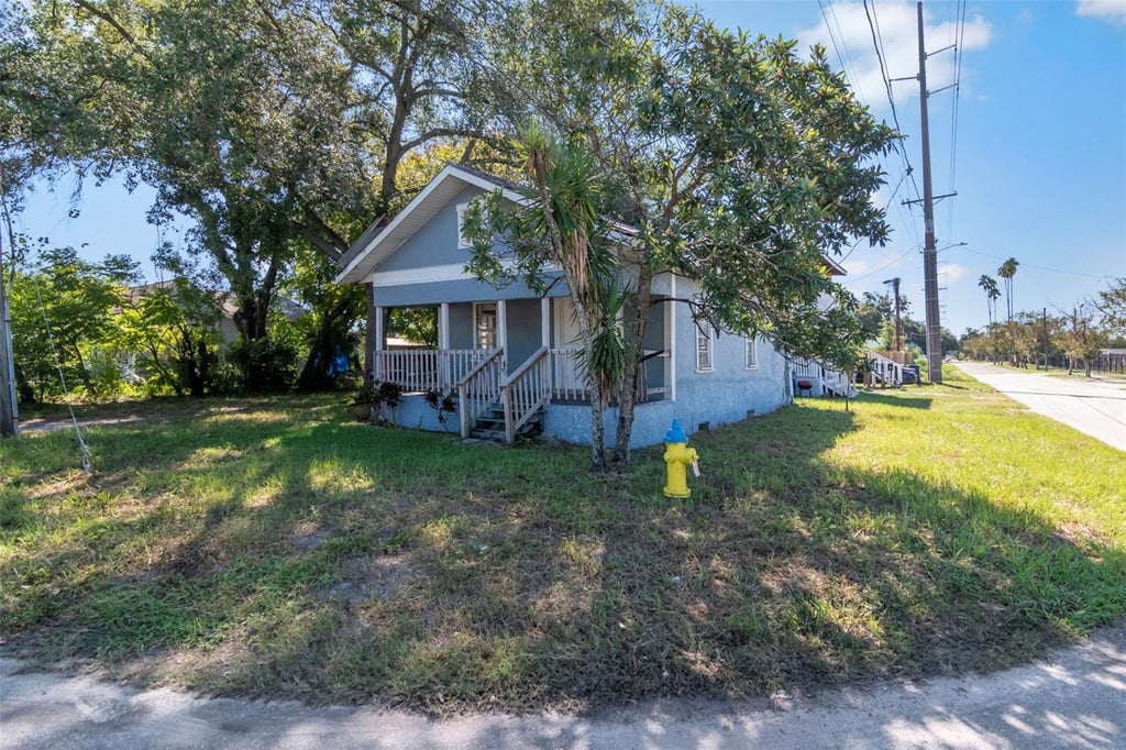 Photo of 2601 E 25th Avenue, Tampa, FL 33605 (MLS # TB8559801)