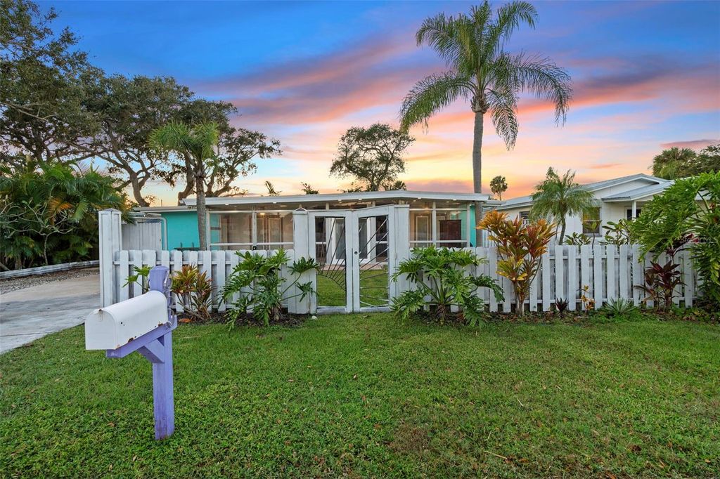 Photo of 650 S Pine Street, New Smyrna Beach, FL 32169 (MLS # V4945933)