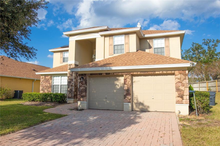 Long-term rental property (minimum 7-month lease), perfect for those living in colder climates who want to enjoy the Florida sunshine for an extended stay. This beautiful two-level, 2,609 sq ft home is offered fully furnished and fully equipped, ready for move-in.
On the first floor, you’ll find a bedroom with a private bathroom and a half bathroom for guests, while the second floor houses the remaining bedrooms, providing privacy and comfort for the whole family. The home features 5 spacious bedrooms and 3.5 bathrooms in total.
Open and bright living areas create a welcoming atmosphere, perfect for living or vacationing. Enjoy a private pool in a gated, peaceful community with great neighbors, with no rear neighbors for added privacy. The garage has been converted into a game room, ideal for family entertainment.
The property includes all appliances and all furniture, as well as solar panels and a solar water heater, helping to keep energy costs low. Conveniently located just 5 minutes from the Champions Gate area and 16 miles from Magic Kingdom, with easy access to restaurants, shopping centers, and major highways. An excellent opportunity to enjoy Florida living with comfort, privacy, and peace of mind.
Pool maintenance is included in the monthly rent payment.