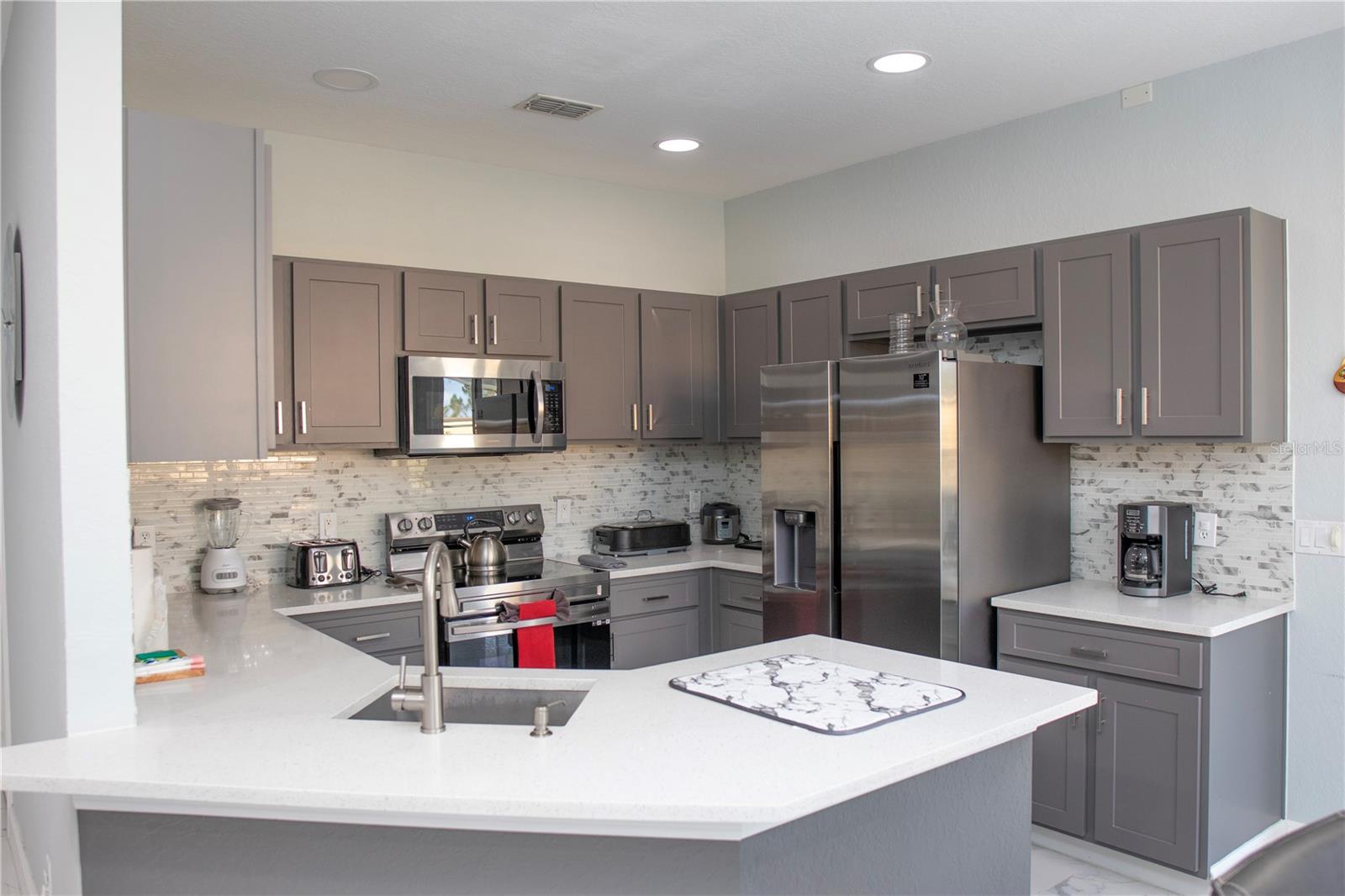 CYPRESS POINTE FOREST - Residential Lease