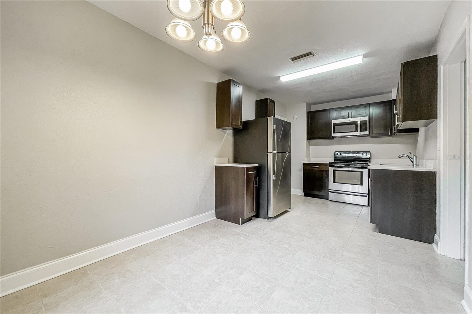 SMITHS REP E A - Residential Lease