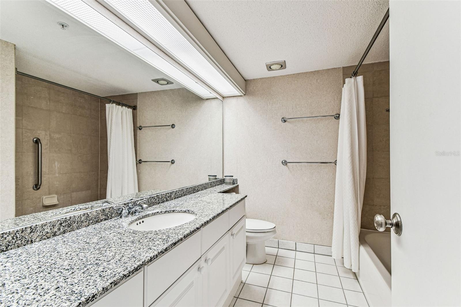 INNISBROK 20 CONDO - Residential