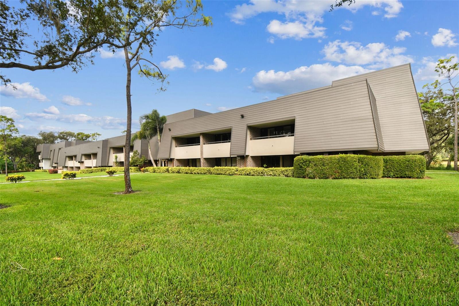 INNISBROK 20 CONDO - Residential