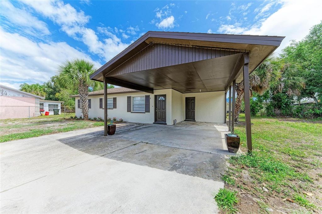 Photo of 3012 Clay Circle, Sarasota, FL 34234 (MLS # A4689331)