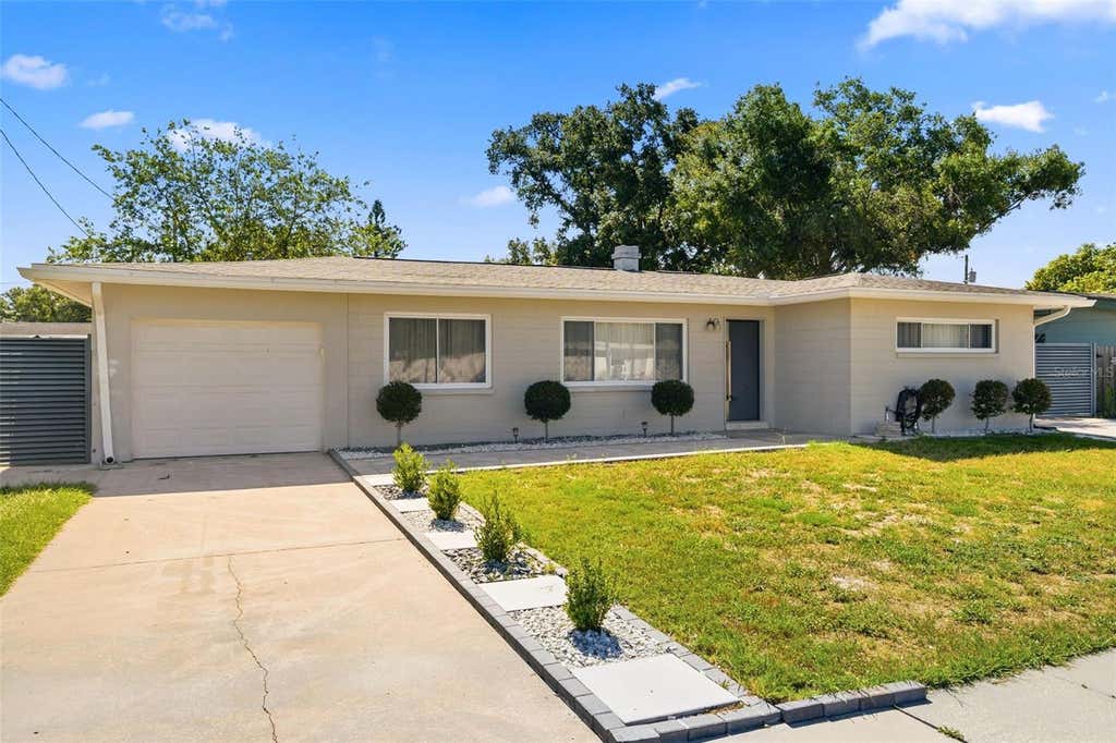 Photo of 15549 Newport Road, Clearwater, FL 33764 (MLS # TB8519253)