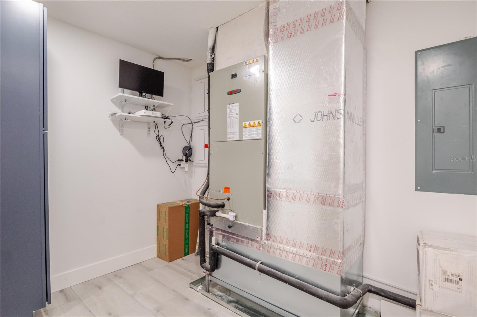 GANDY GARDENS 5 - Residential Lease