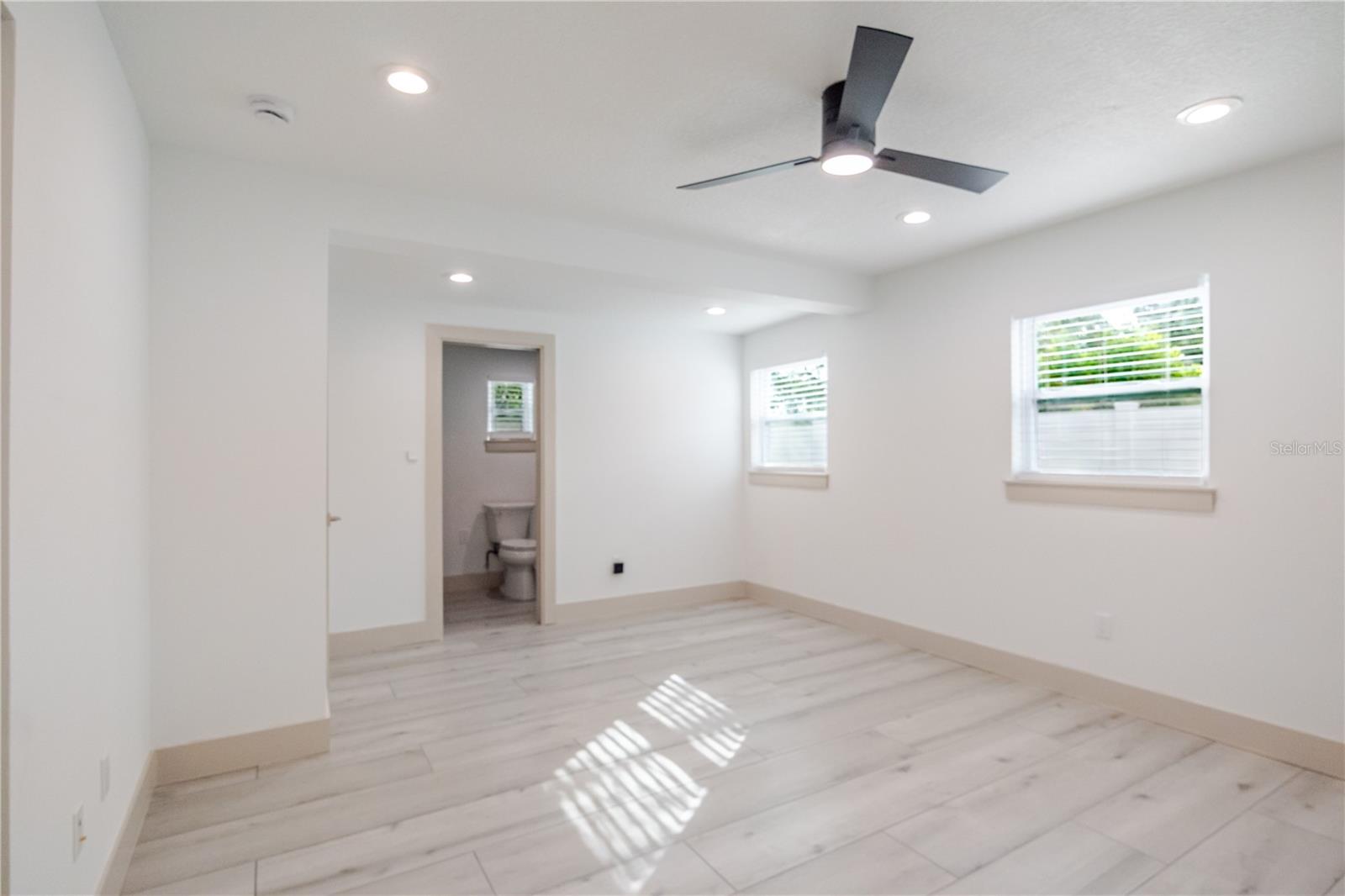 GANDY GARDENS 5 - Residential Lease