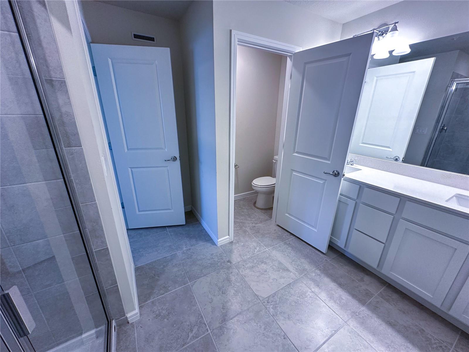 GRAYSON SQUARE - Residential Lease