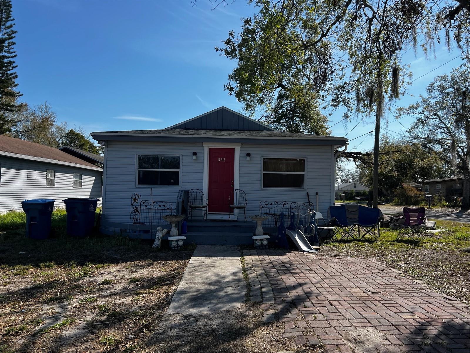 Well maintained income producing property. NEWER A/C NEWER WATER HEATER. Currently Leased - Tenant pays $1500 / deposit $1500 Lease end date 12/01/2025