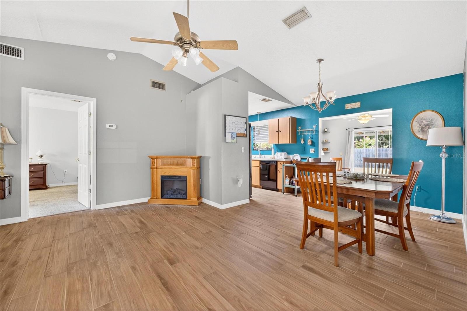 VALENCIA TERRACE - Residential