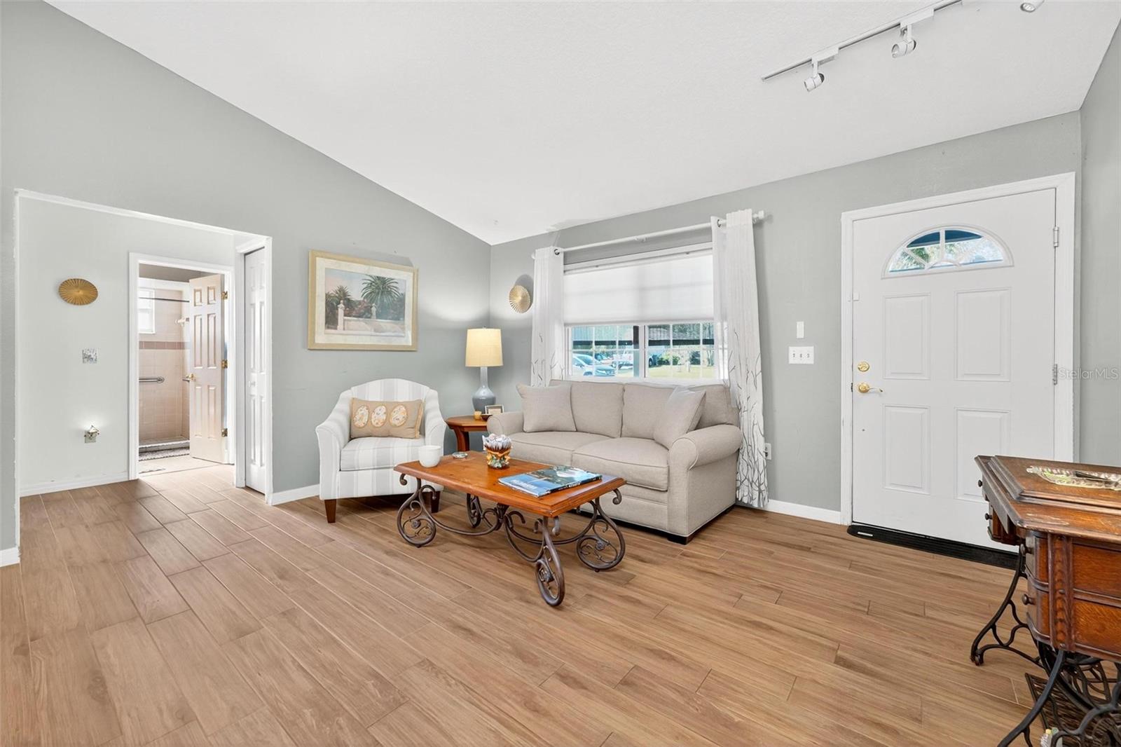 VALENCIA TERRACE - Residential