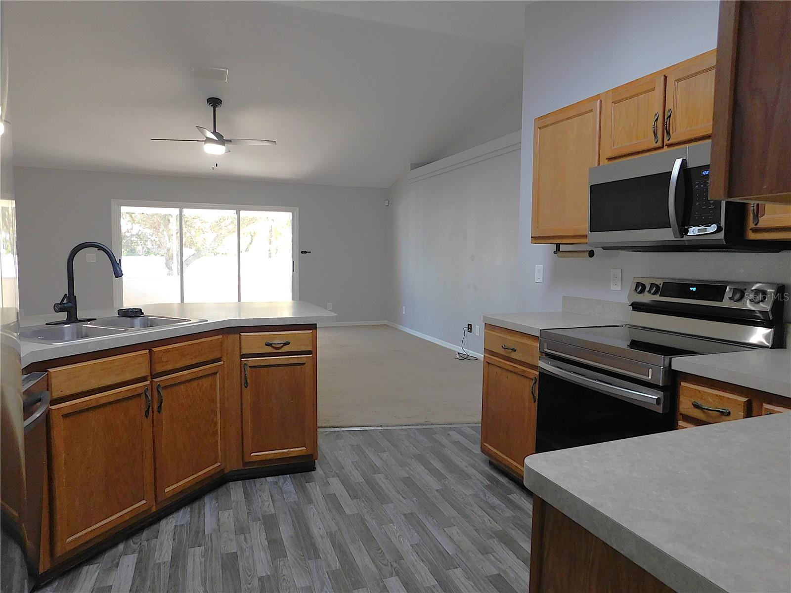 SILVER SPGS SHORES UN 20 - Residential