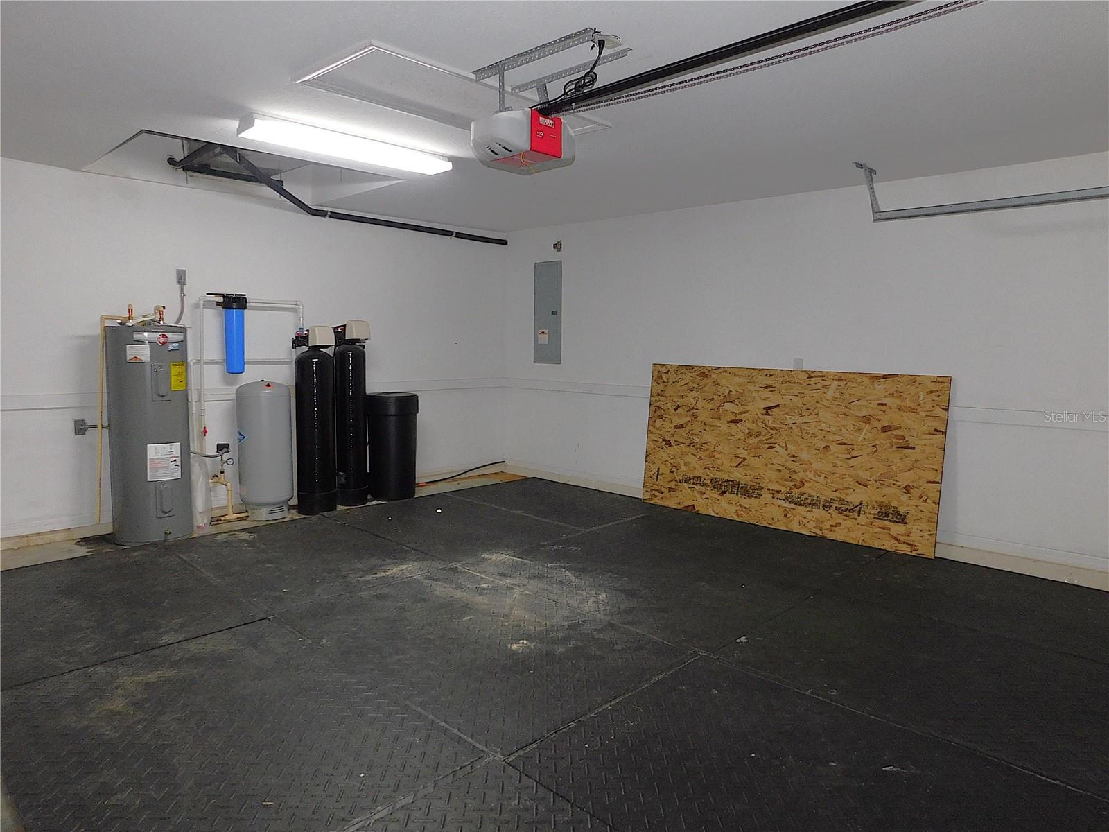 SILVER SPGS SHORES UN 20 - Residential