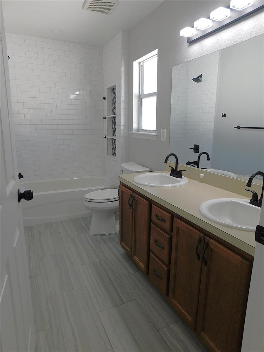 SILVER SPGS SHORES UN 20 - Residential