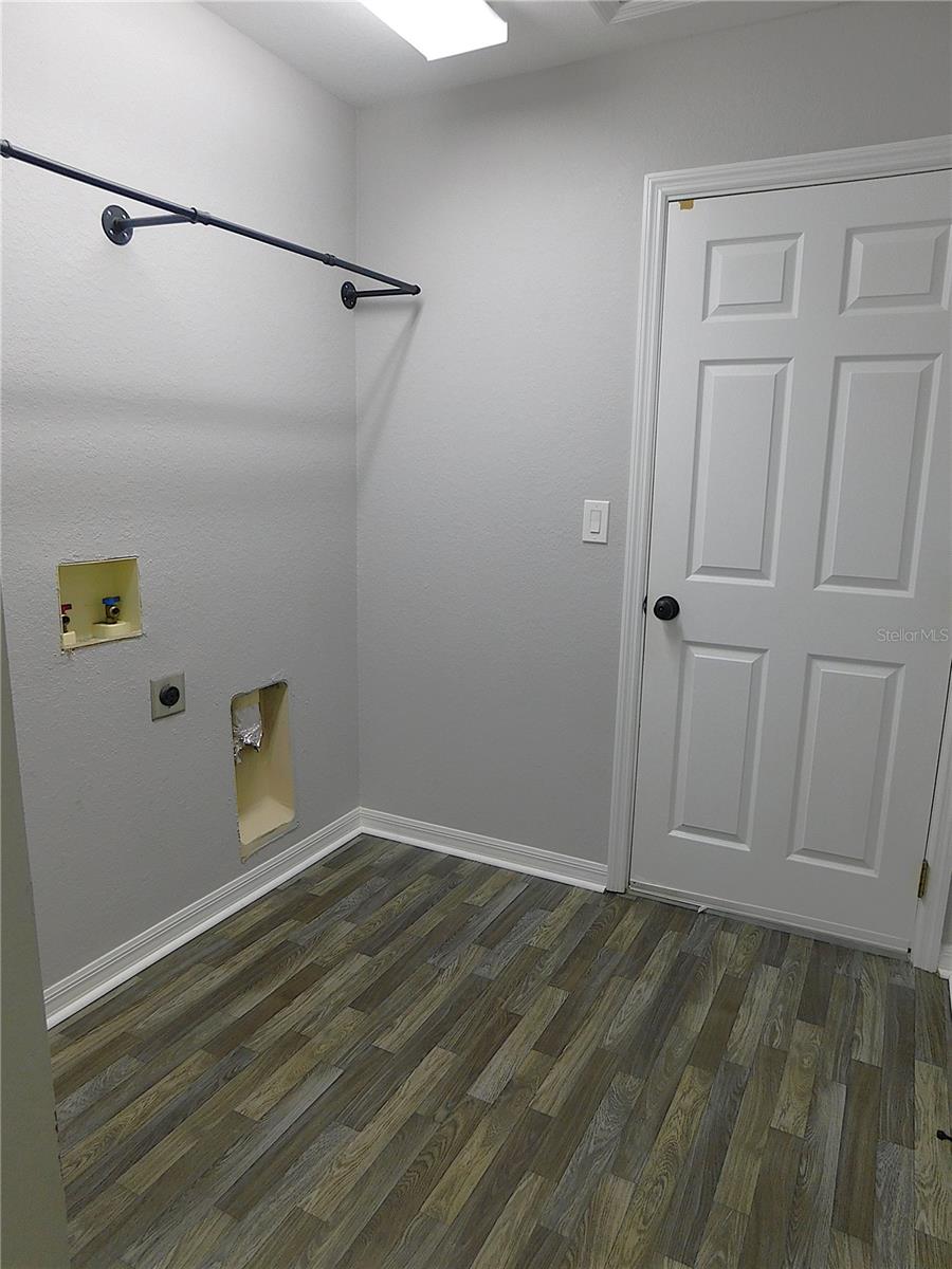 SILVER SPGS SHORES UN 20 - Residential