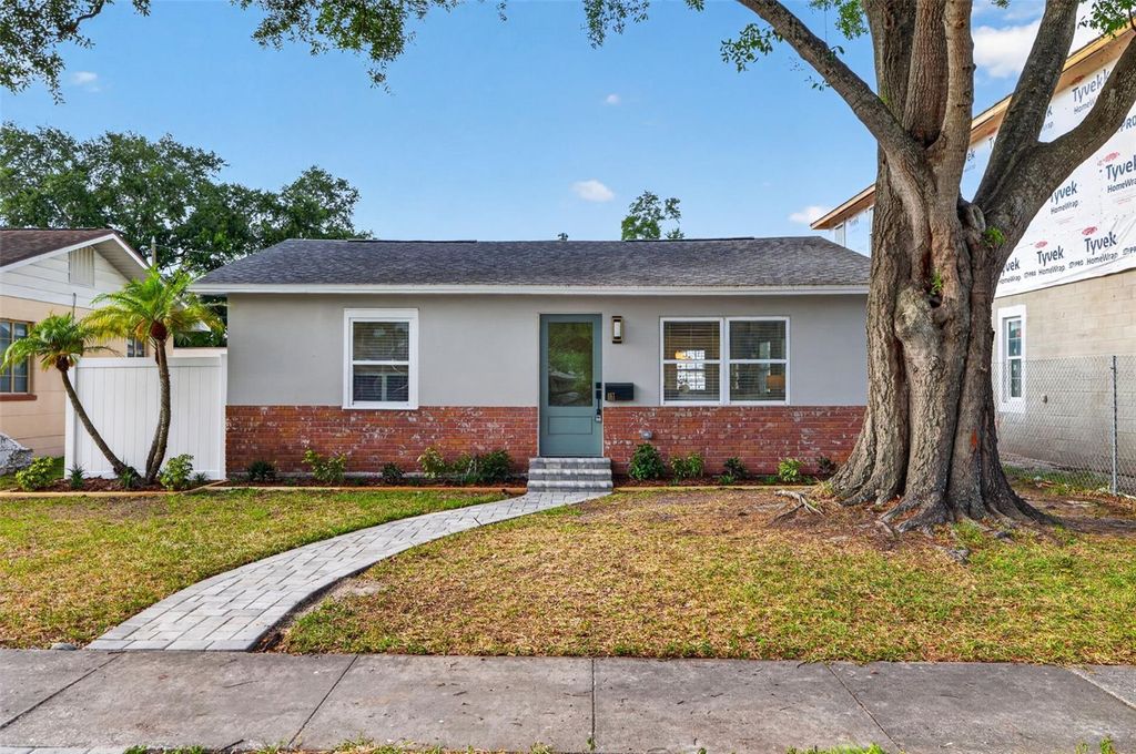 Photo of 861 45th Avenue N, St Petersburg, FL 33703 (MLS # TB8504127)
