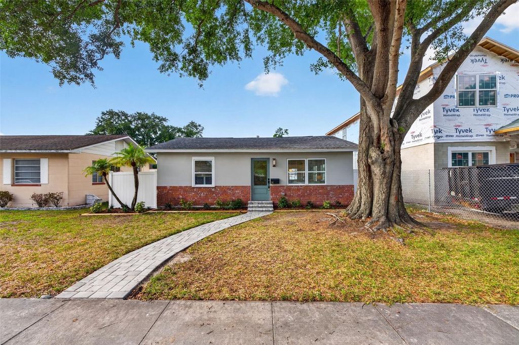 Photo of 861 45th Avenue N, St Petersburg, FL 33703 (MLS # TB8504127)