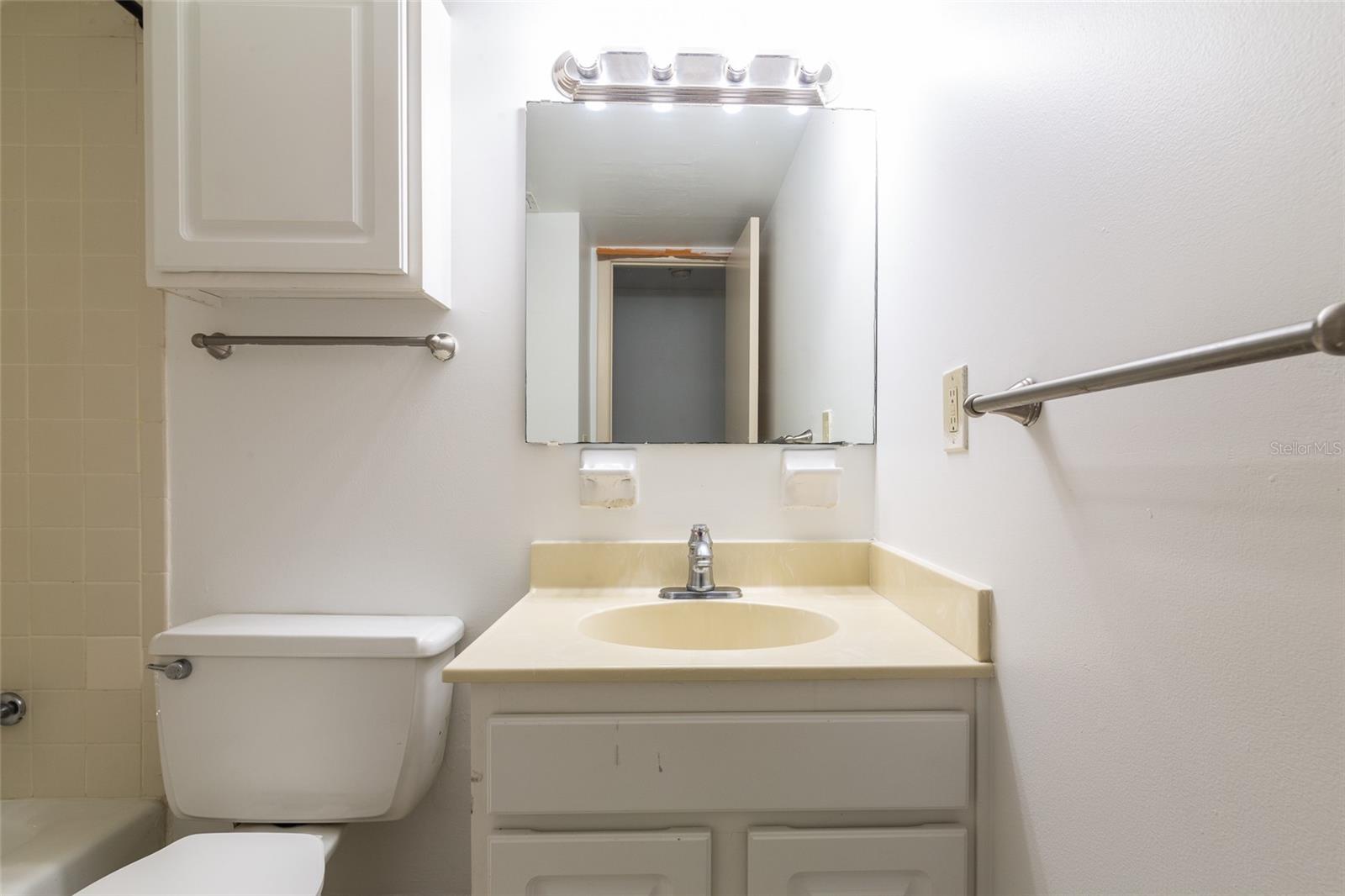 SUMMIT HOUSE - Residential Lease