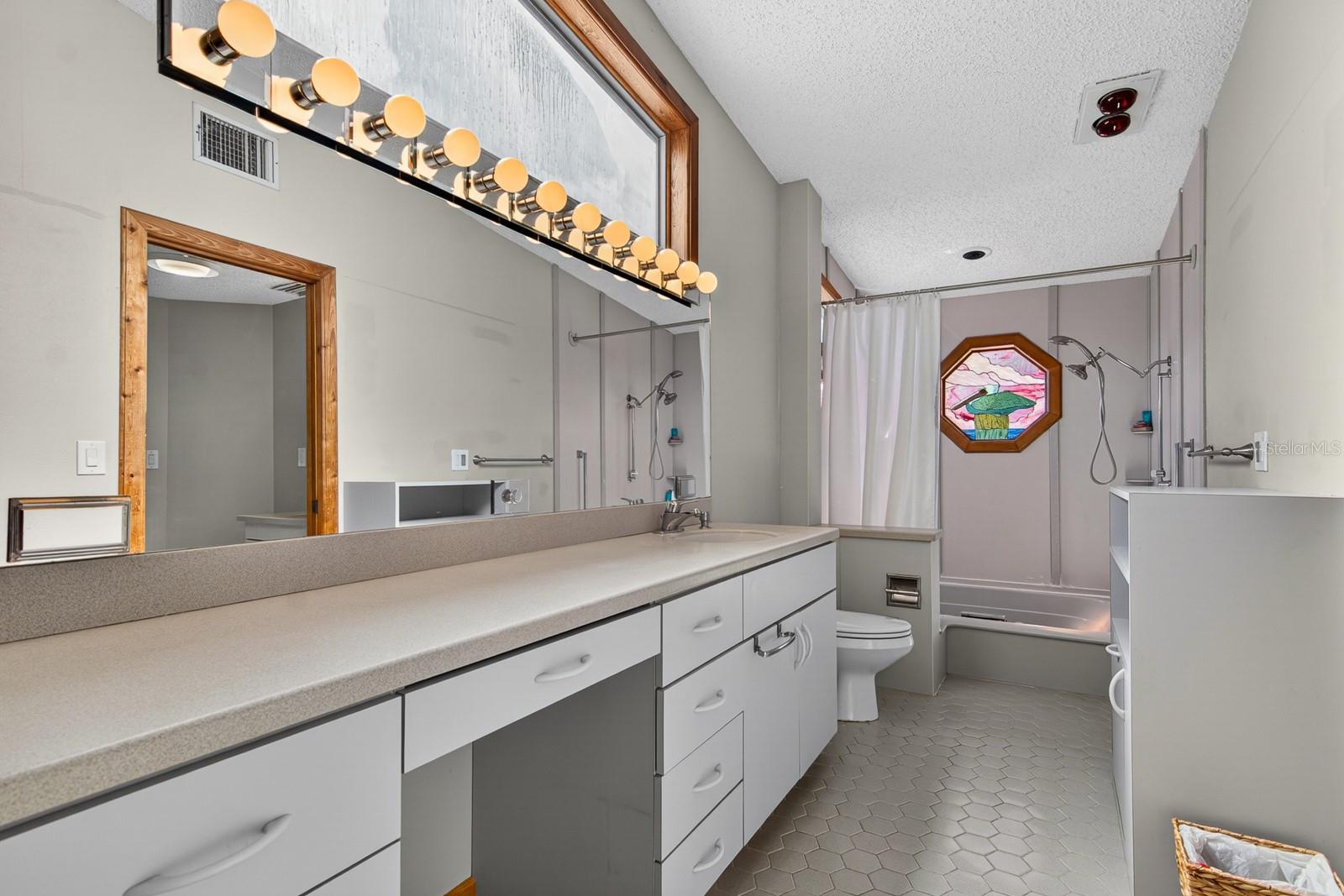 BROOKHILL - Residential