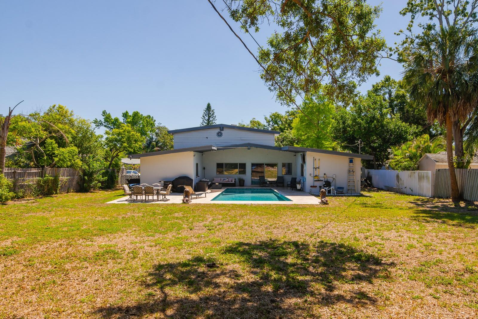 1424 S EVERGREEN AVENUE