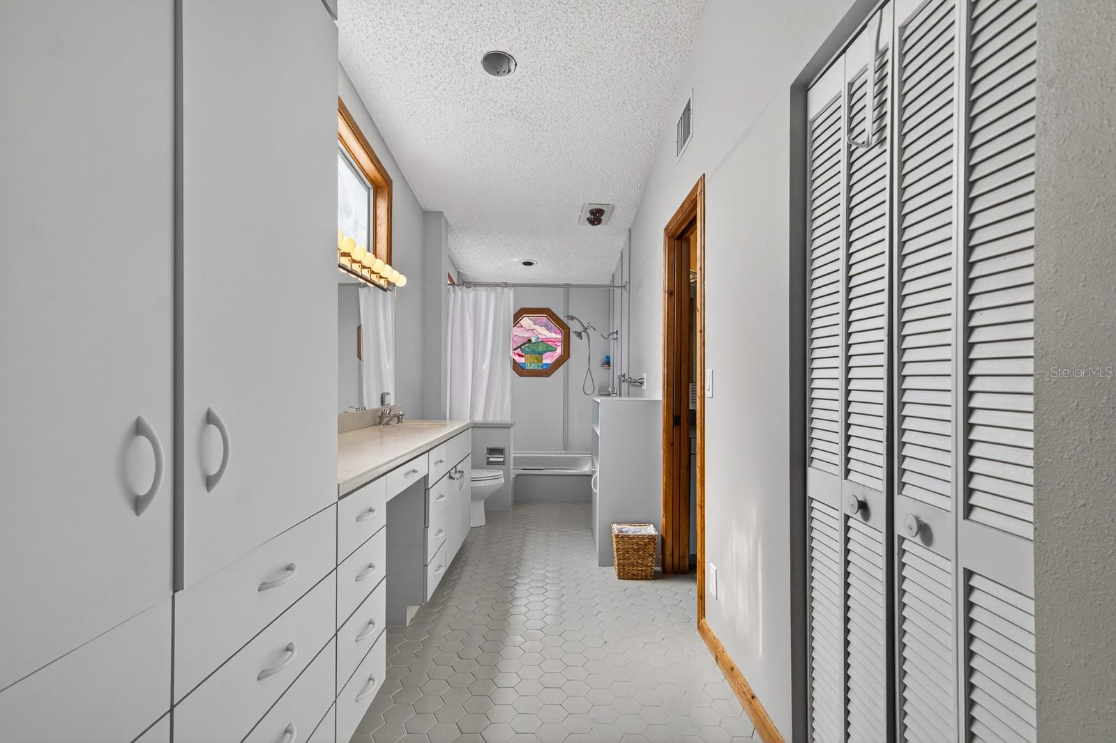 BROOKHILL - Residential