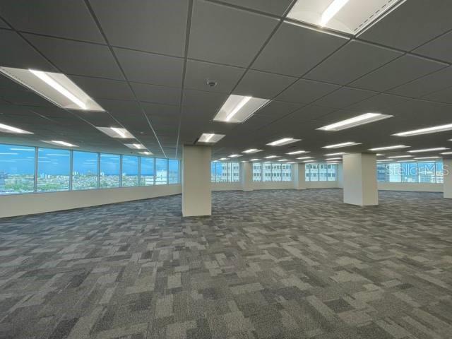 AMERICAN INTERNATIONAL PLAZA - Commercial Lease