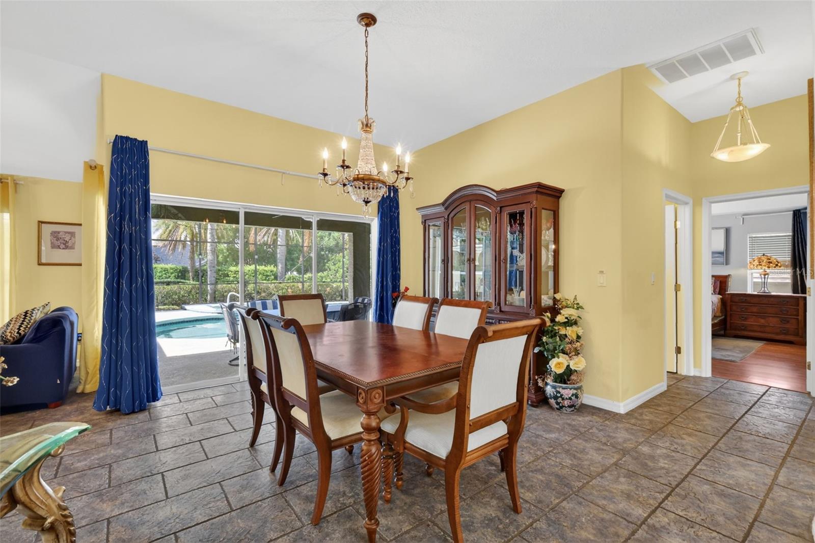 CRESCENT LAKE CLUB FIRST ADD - Residential