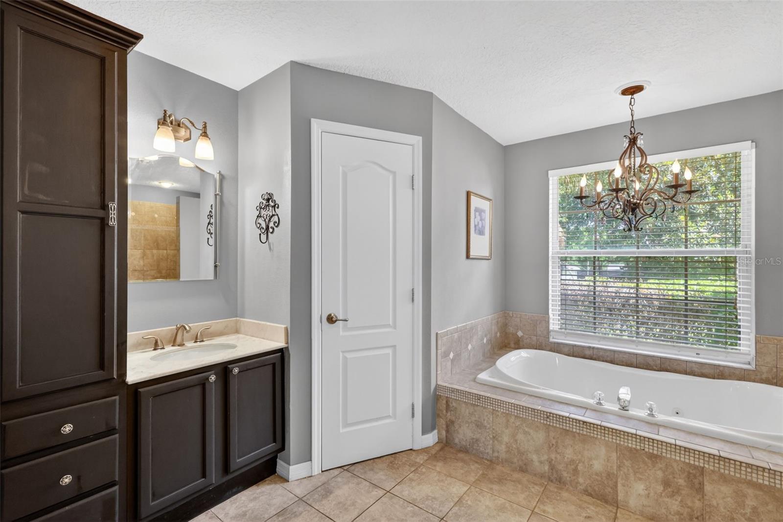 CRESCENT LAKE CLUB FIRST ADD - Residential