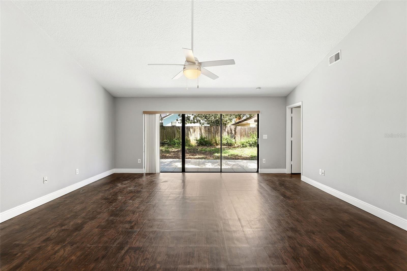 1027 HORNBEAM STREET