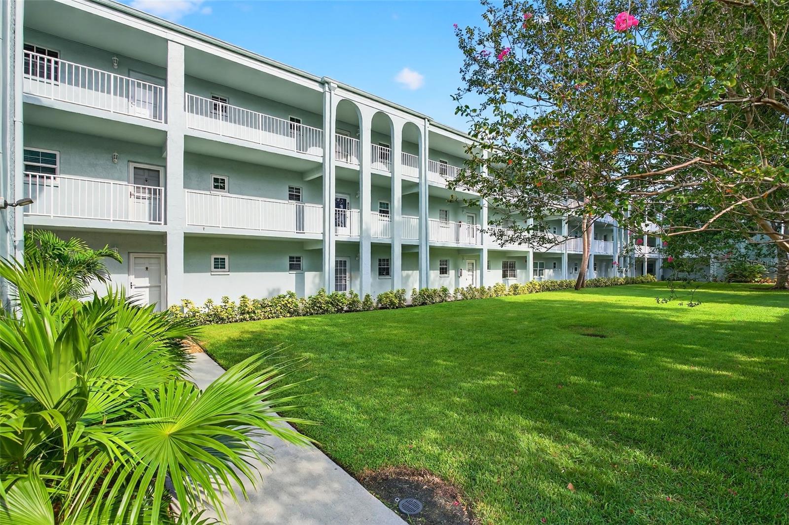 BELLEAIR FOREST - Residential