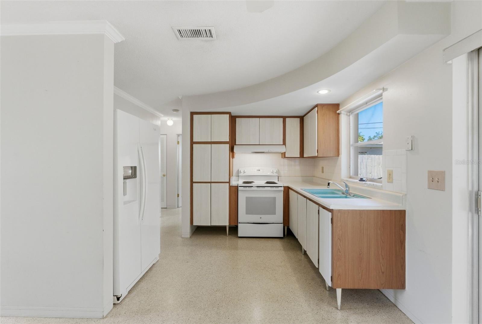 DUNEDIN ISLES COUNTRY CLUB - Residential