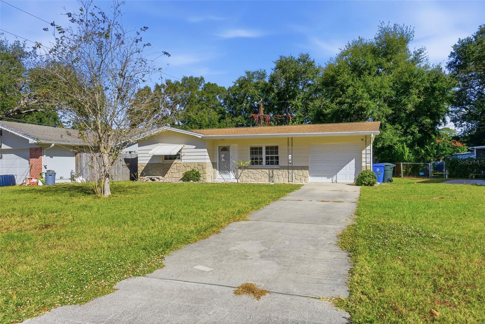 DUNEDIN ISLES COUNTRY CLUB - Residential