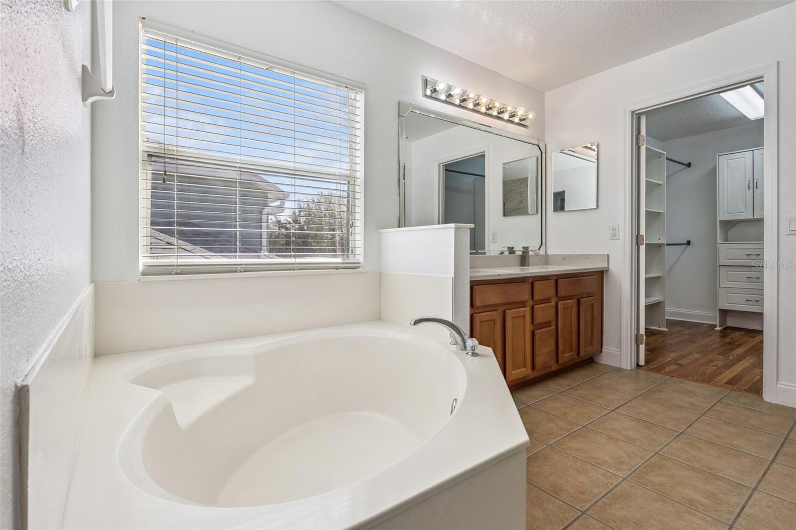 HUNTERS CRK 524-A - Residential