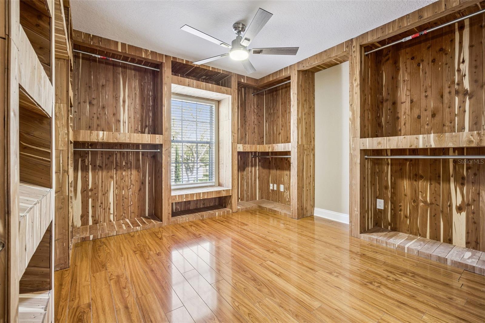 HUNTERS CRK 524-A - Residential