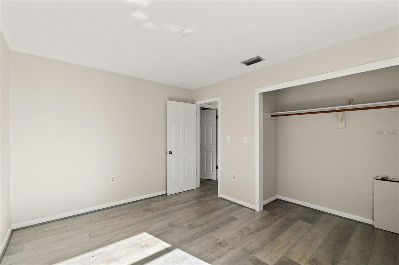 BEVERLY HILLS UNIT 05 - Residential