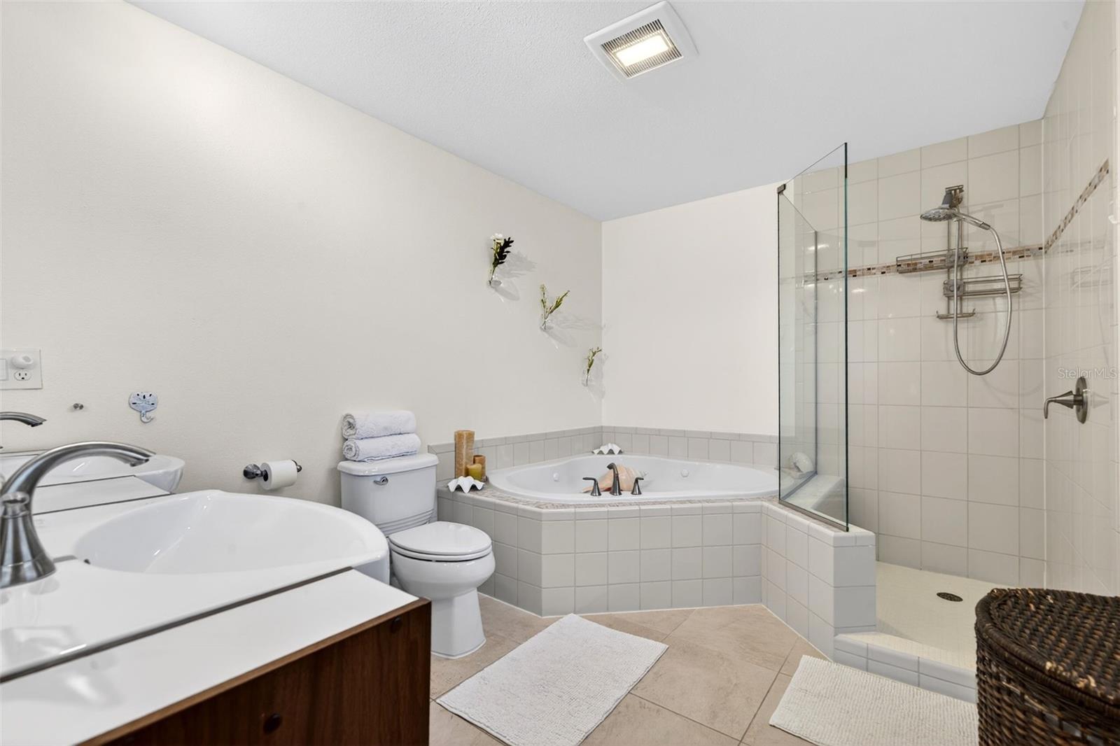 BAY POINT CORR OF - Residential