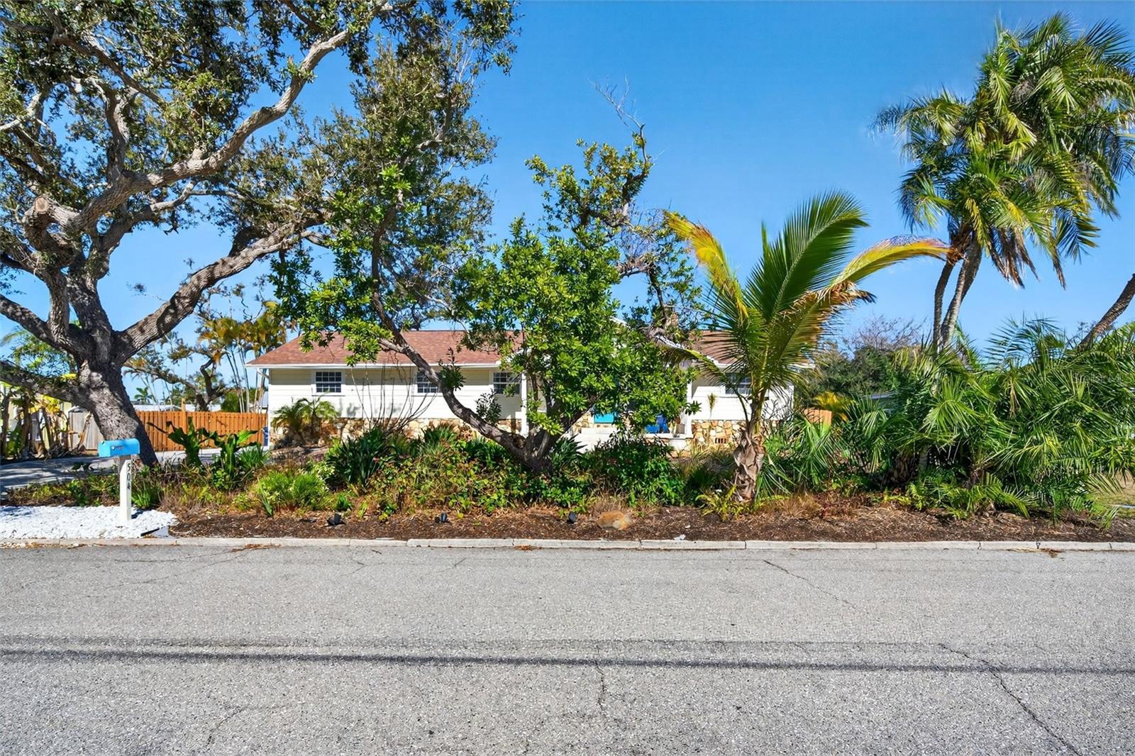 BAY POINT CORR OF - Residential