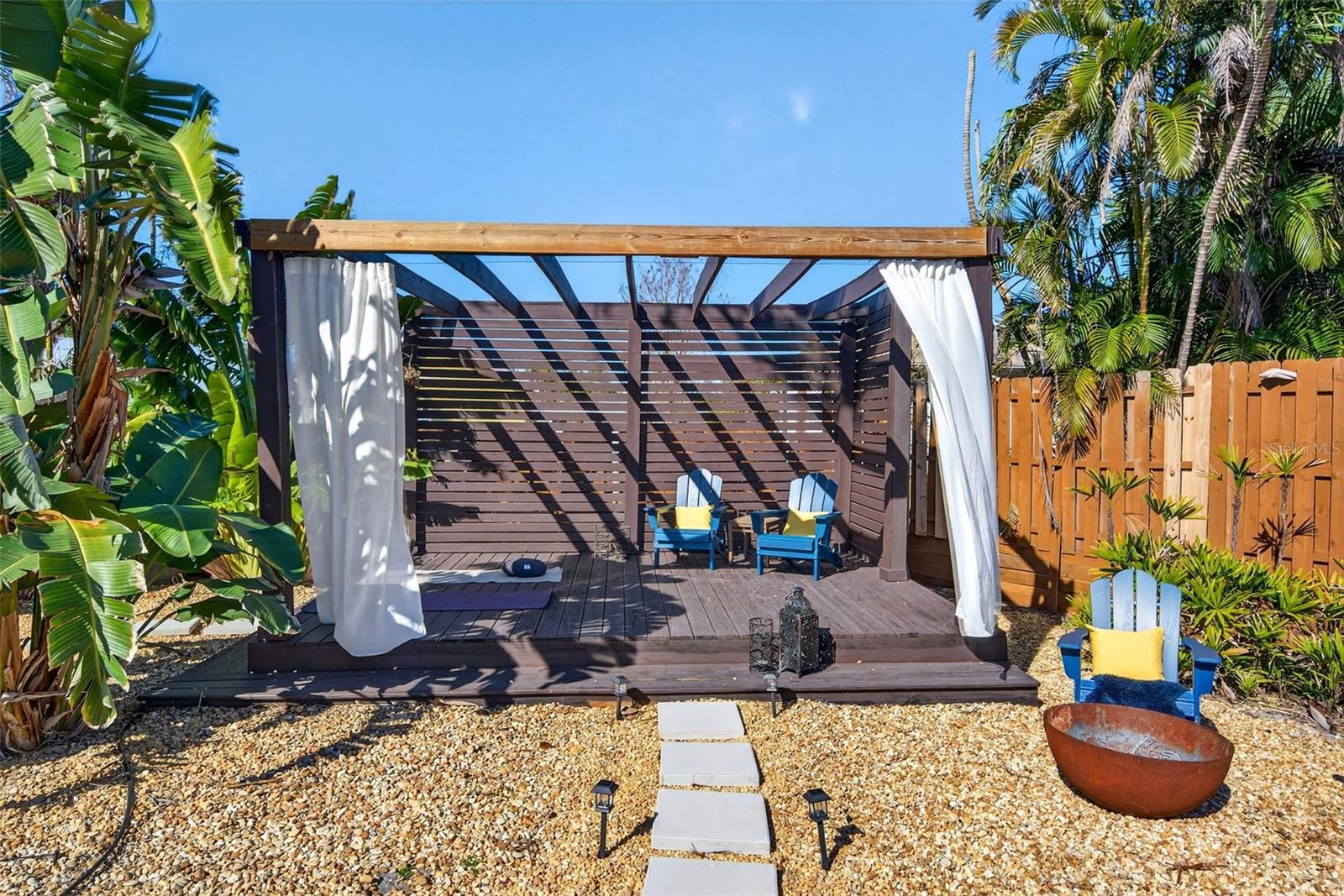 BAY POINT CORR OF - Residential