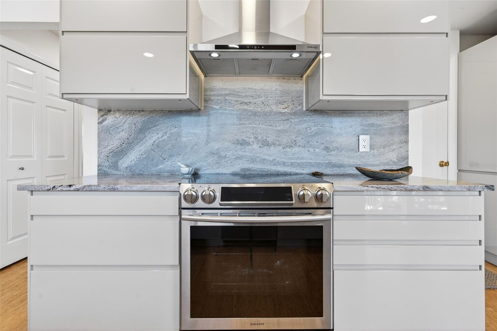 BAY POINT CORR OF - Residential