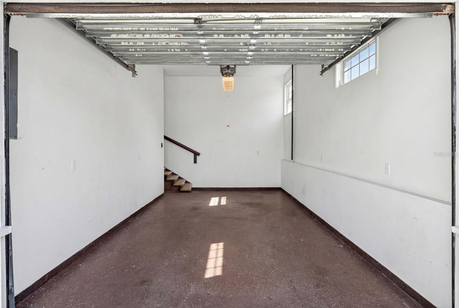 BAY POINT CORR OF - Residential