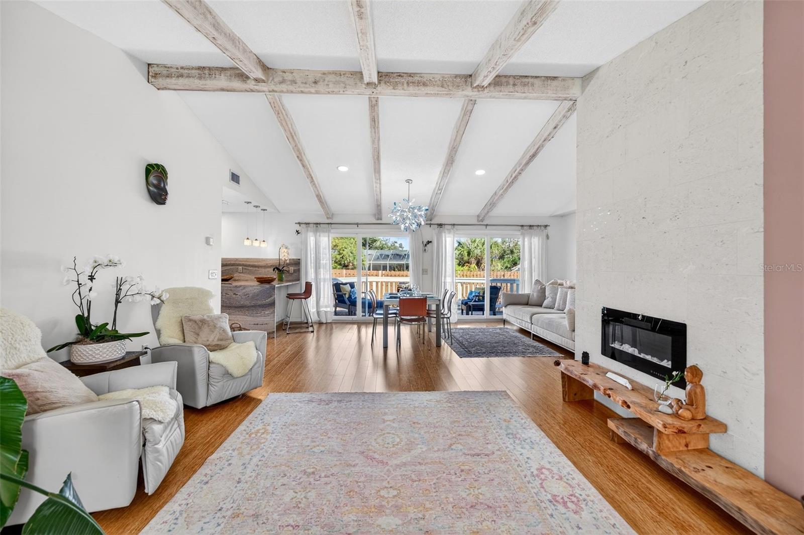 BAY POINT CORR OF - Residential