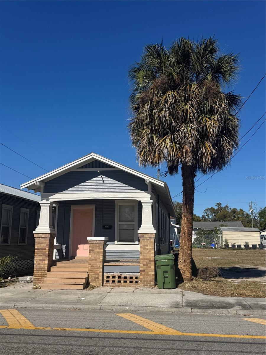 2506 1/2 E COLUMBUS DRIVE