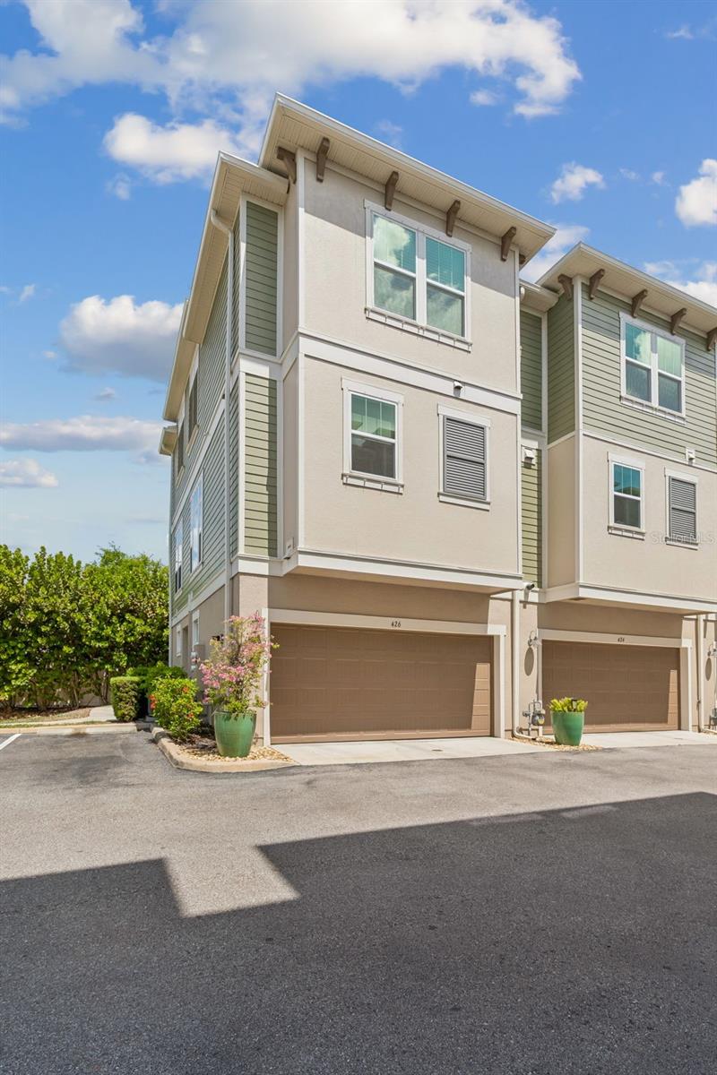 LINCOLN & HORATIO TWNHMS - Residential