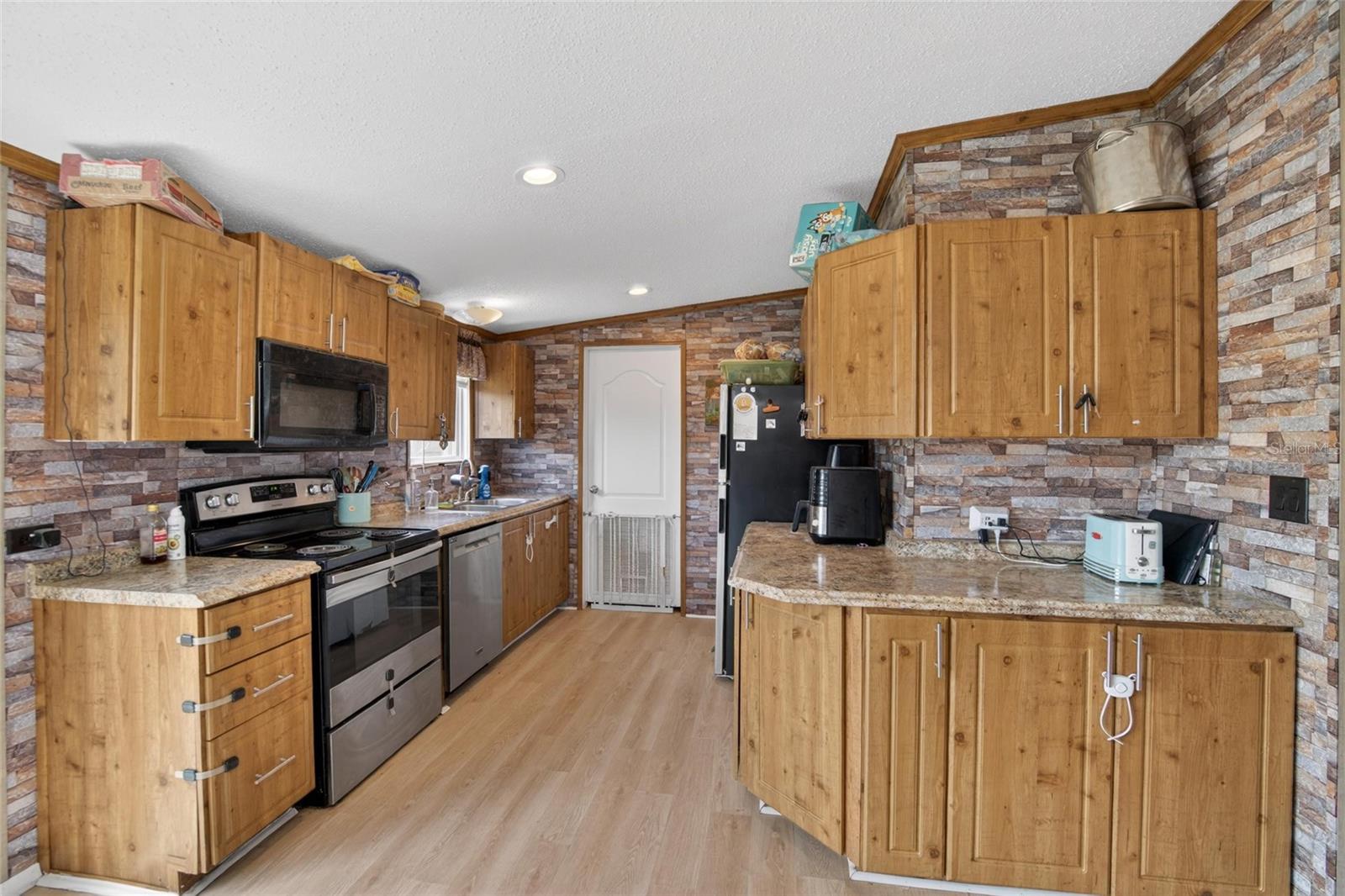 SHADY HAMMOCK - Residential