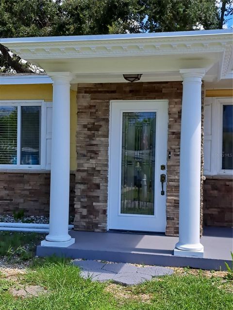 Photo of 844 67th Street S, South Pasadena, FL 33707 (MLS # TB8442565) Photo of 844 67th Street S, South Pasadena, FL 33707 (MLS # TB8442565)