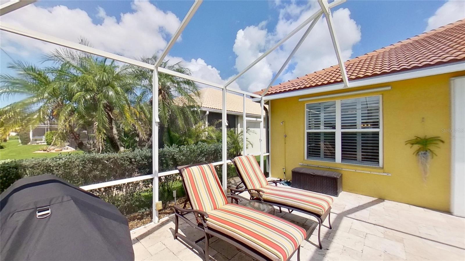PELICAN POINTE GOLF & COUNTRY CLUB - Residential