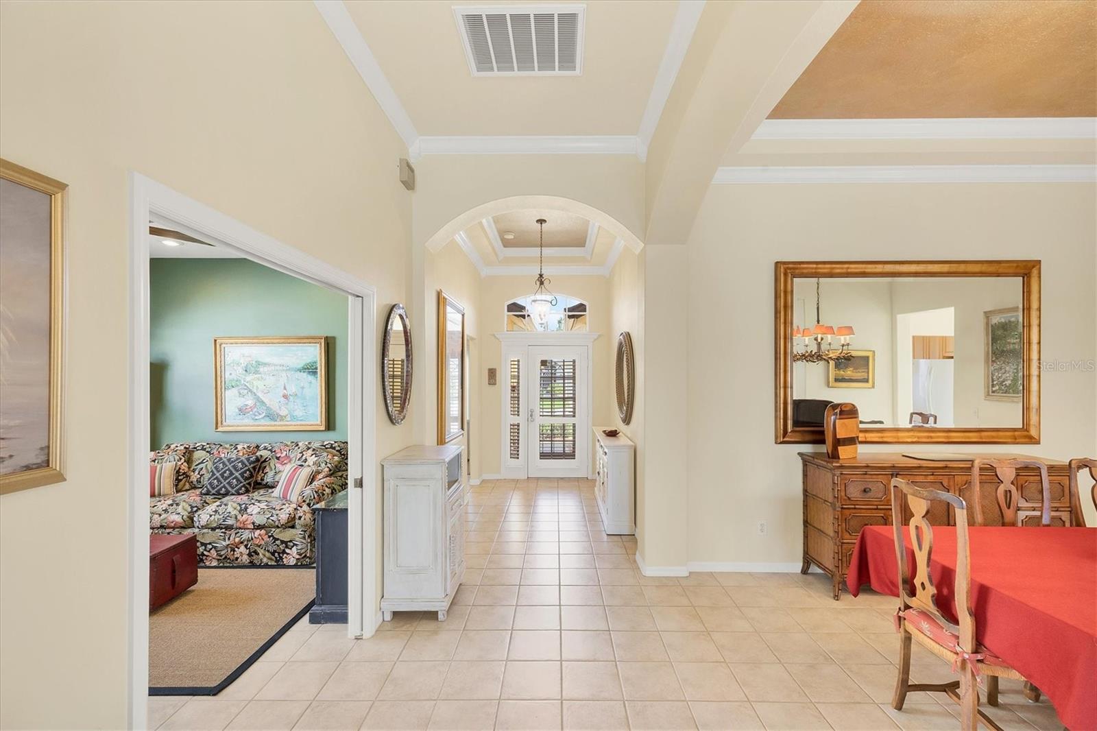 PELICAN POINTE GOLF & COUNTRY CLUB - Residential